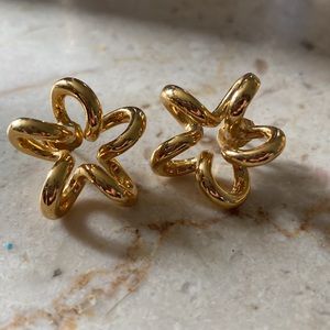 Goldtone Twist Star Pierced Earrings